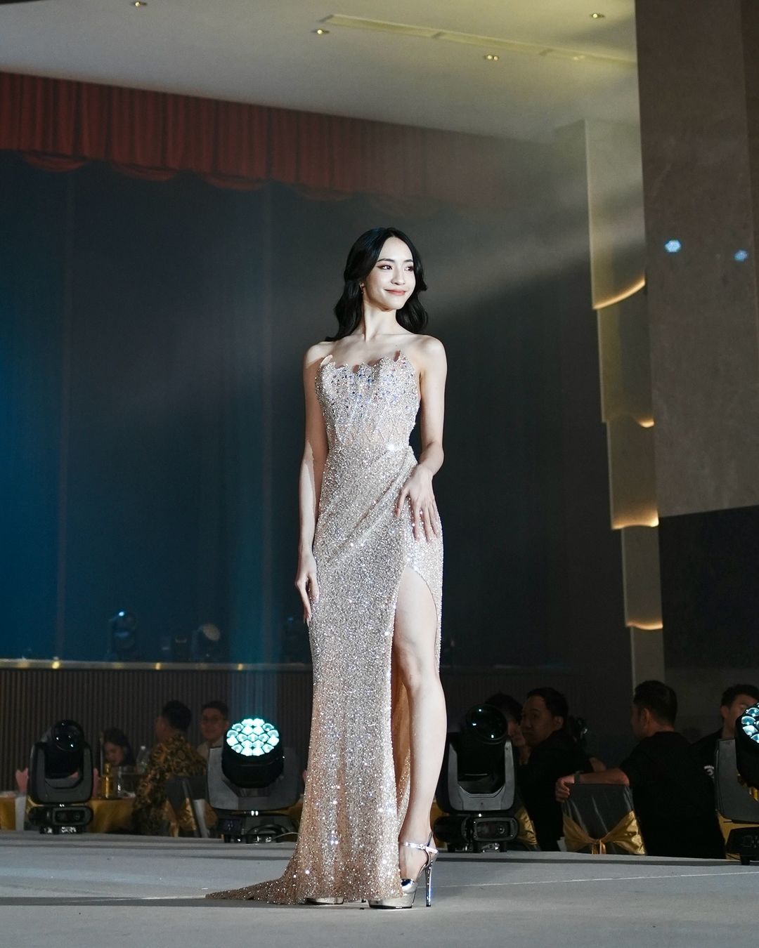 Hareton Gown