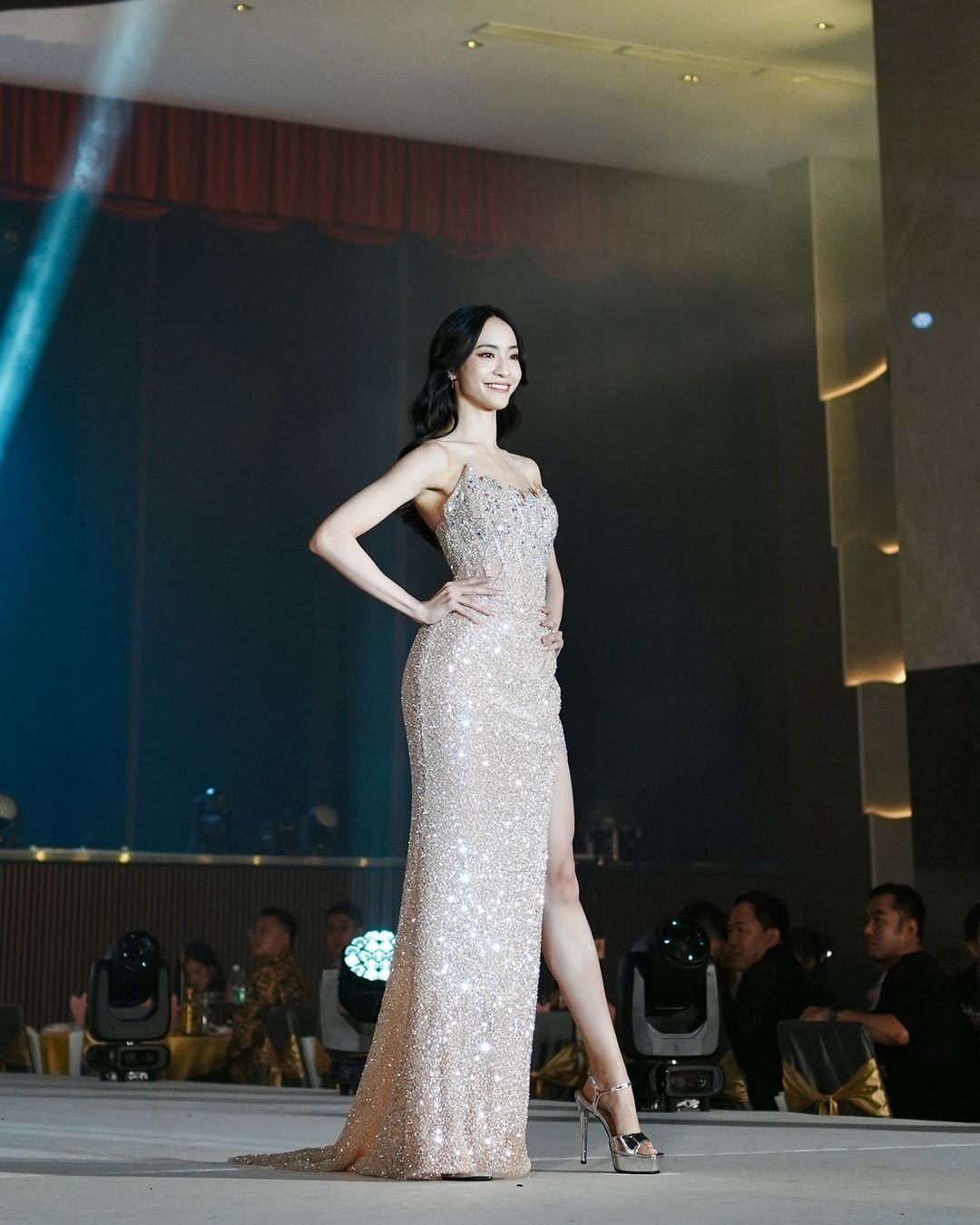 Hareton Gown